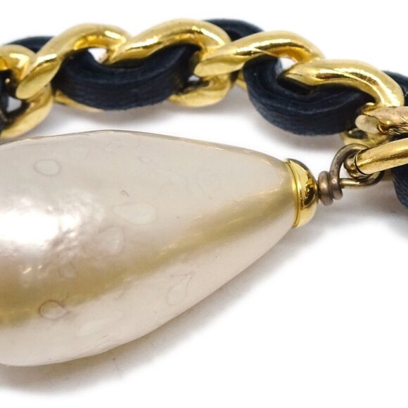 Chanel Dangle Hoop Earrings Gold Artificial Pearl Clip-On 27 182957 - Picture 2 of 4